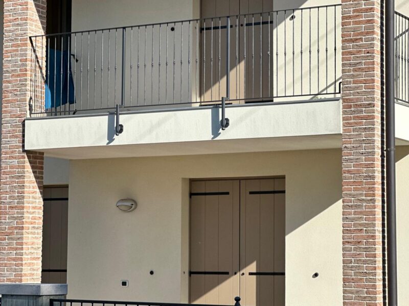Balconi in alluminio per una casa a Treviso